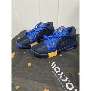 Nike LeBron Witness 8 FB2239-403 Basketball Men’s 10.5 New Without Box Navy Gold